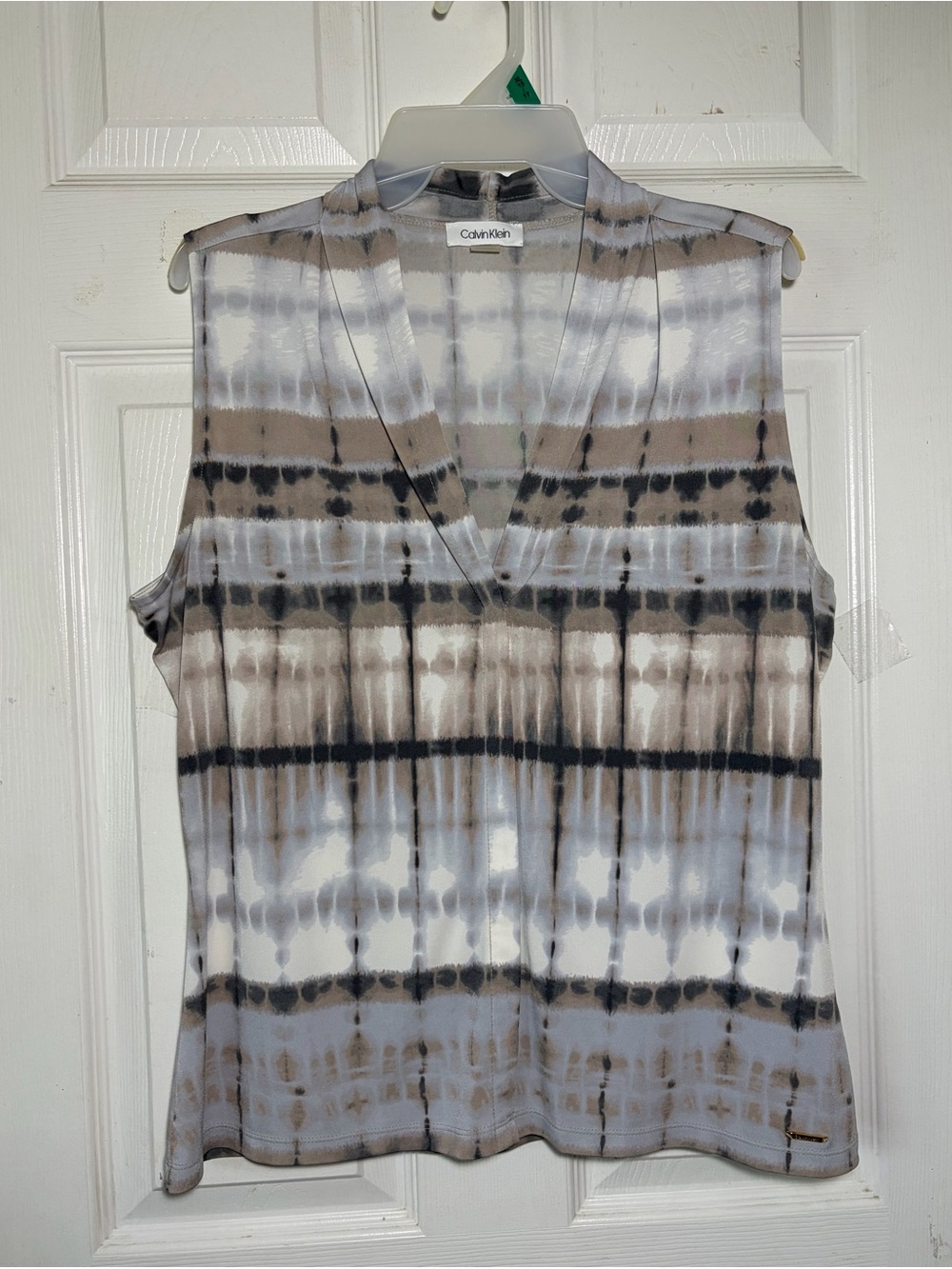 Calvin Klein Sleeveless V-Neck Tie-Dye Tank in Taupe, Gray & White Sz L